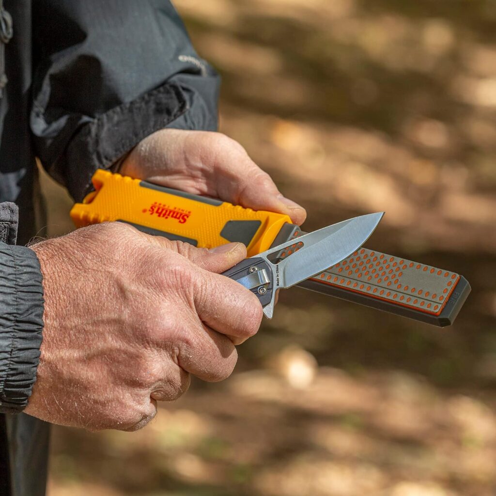 Smiths DCS4 4” Diamond Combination Sharpener - Double Sided Stone - Outdoor Field Knife Sharpener - Fish Hook  Pointed Tools Micro Sharpener - Lightweight, Compact, Handheld